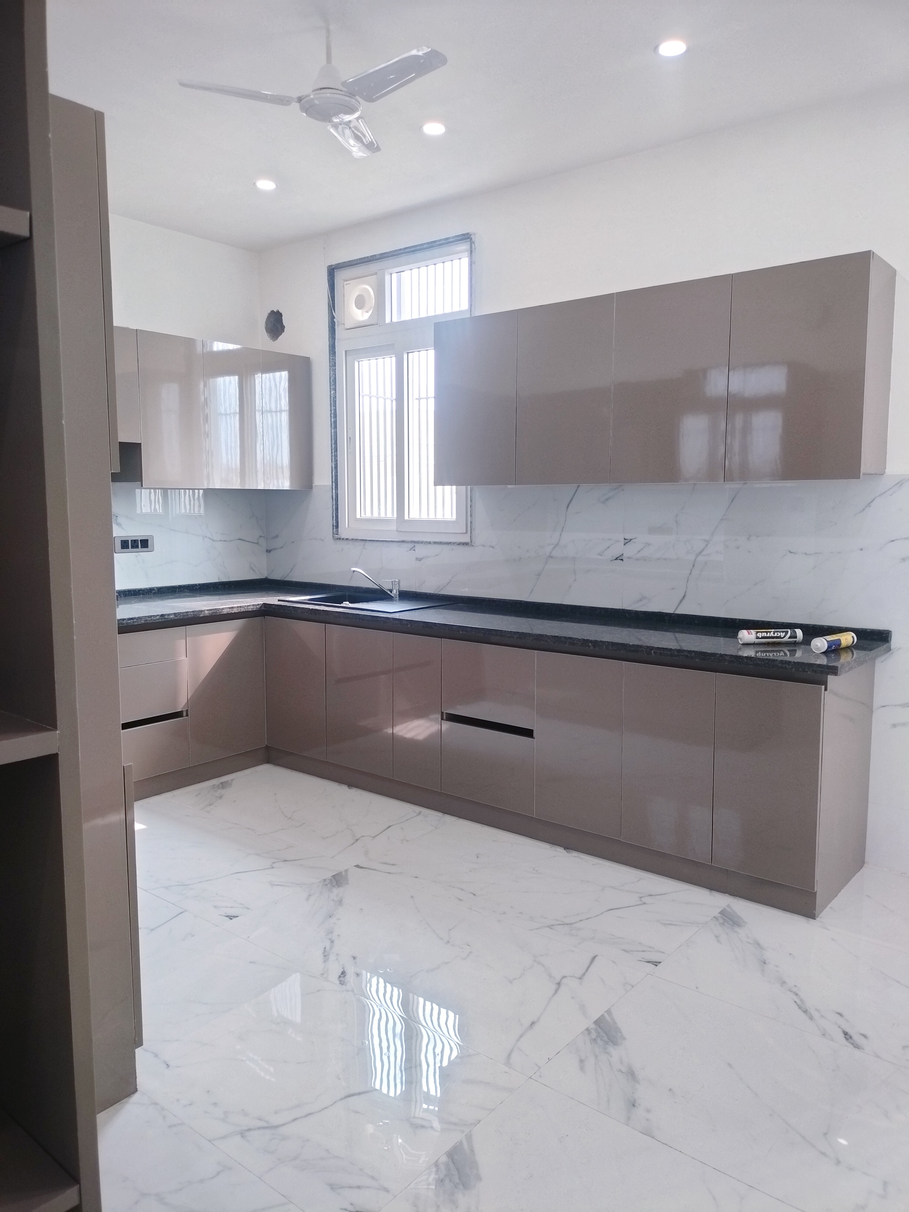 Rental 2 Bedroom 1360 Sq.Ft. Apartment in Emaar MGF Emerald Hills
