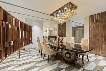Living Room in 4 BHK Apartment at DLF The Magnolias, Sector 42 – for Sale