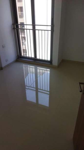 1.5 BHK Apartment For Resale in Kalpataru Sunrise Grande Kolshet Road Thane  6072714