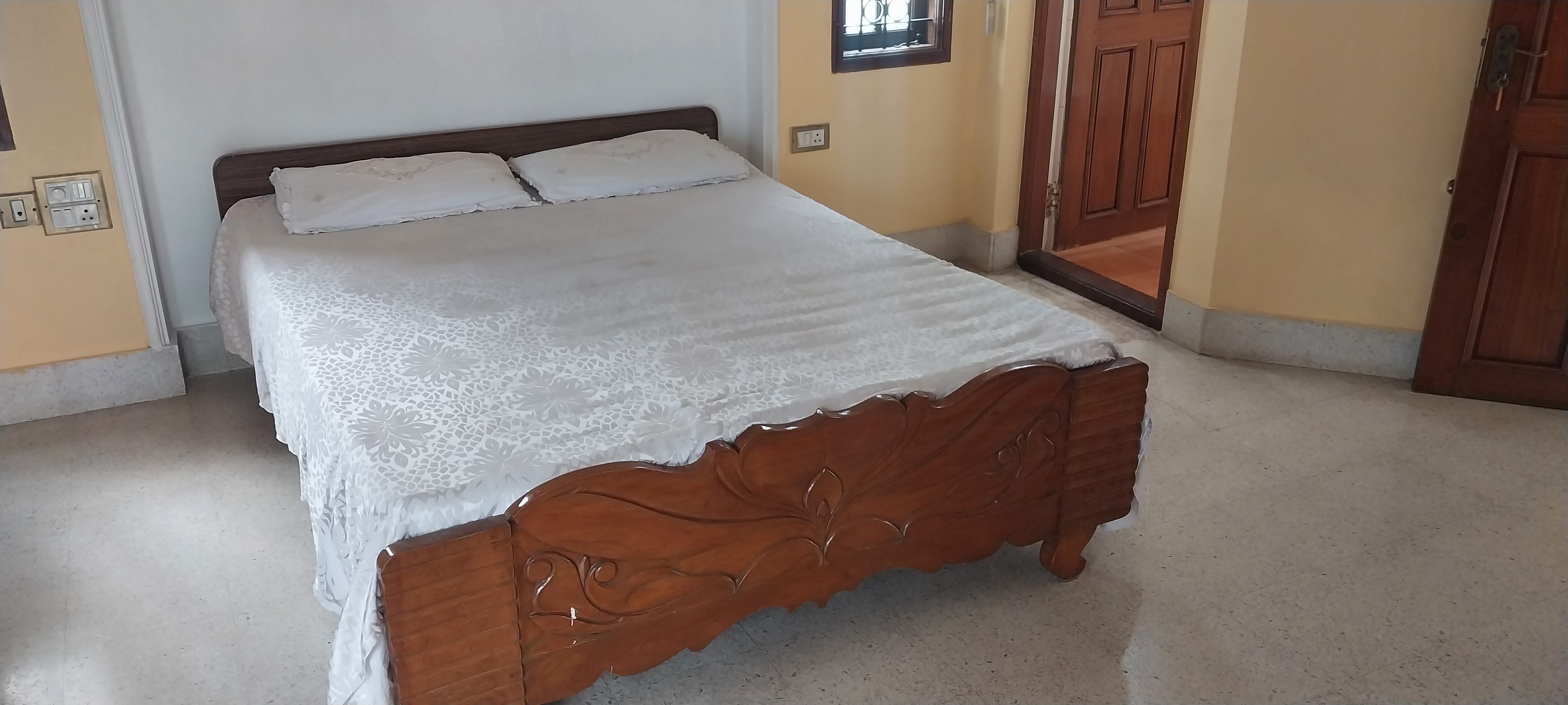 Rental 4 Bedroom 2000 Sq.Ft. Independent House in Bull Temple Road