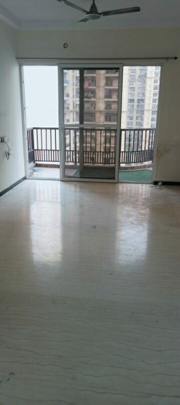 Room in 3 BHK Apartment at Dasnac The Jewel, Sector 75 – for Rent