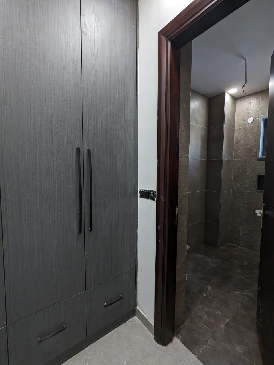 Rental 3 Bedroom 1800 Sq.Ft. Builder Floor in Richlook Elegant Floors