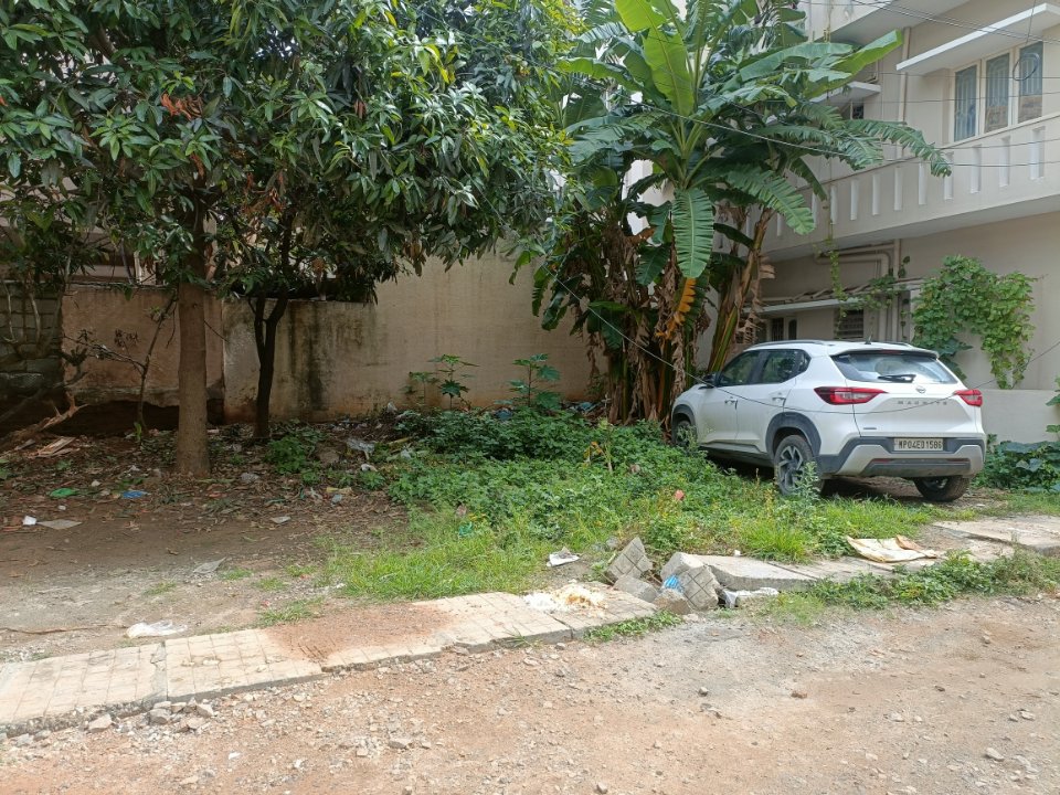 Plot for Sale in Old Madras Road, Bangalore Between 1 Crore to 2 Crore