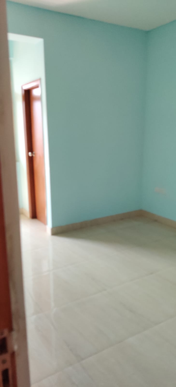 Rental 4 Bedroom 2250 Sq.Ft. Apartment in Emaar MGF Emerald Hills