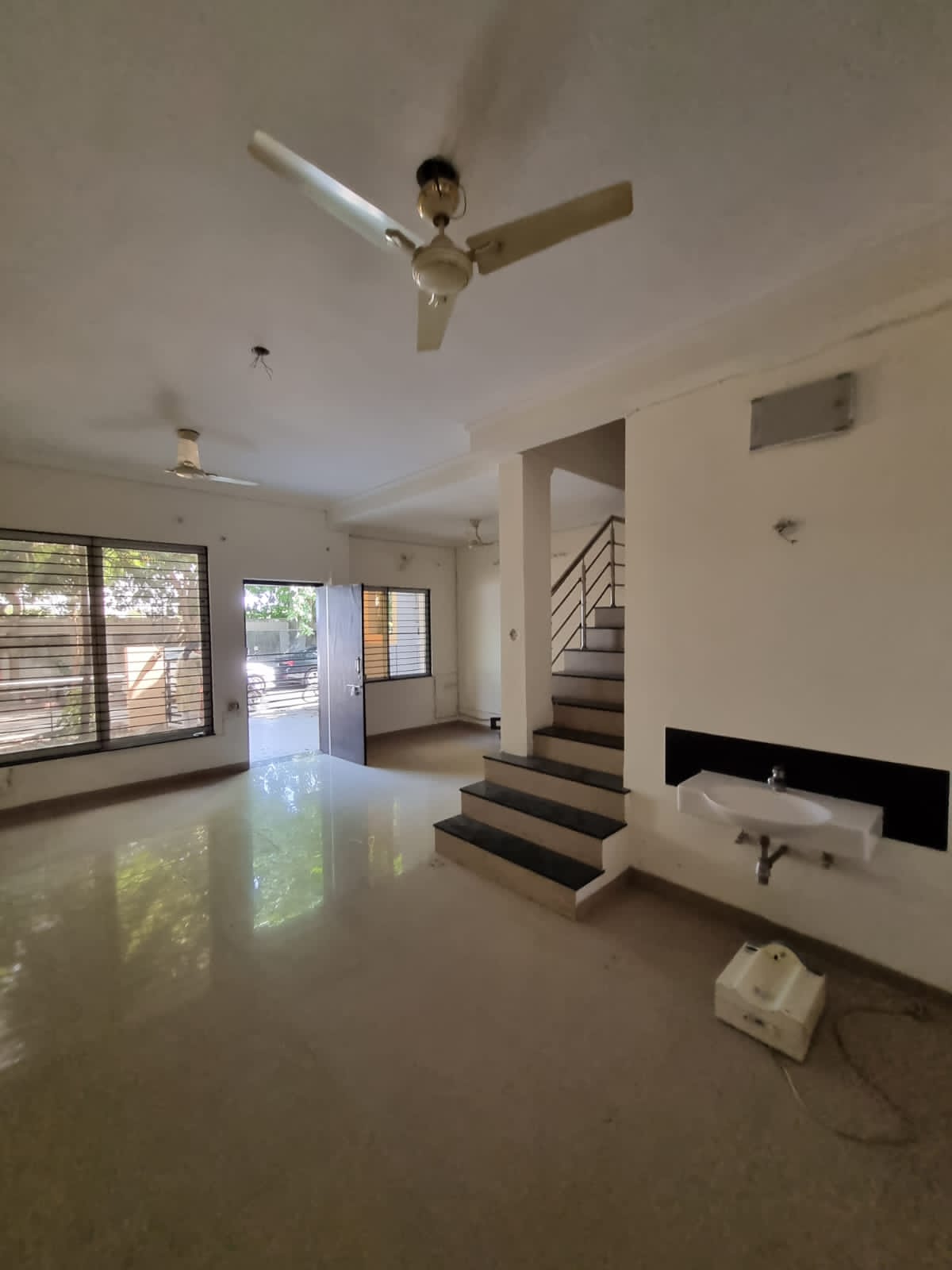 Resale 3 Bedroom 1000 Sq.Ft. Independent House in Nipania Indore 6090241