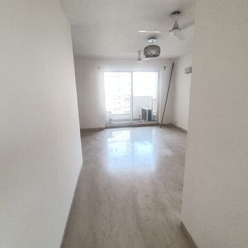 Room in 3 BHK Apartment at Bestech Park View Spa Next, Sector 67 – for Rent