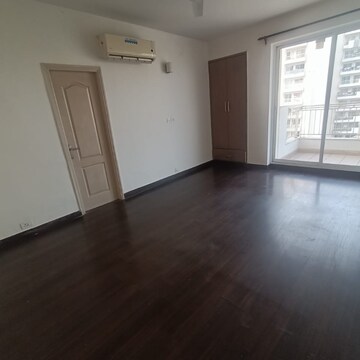 Room in 3 BHK Apartment at Bestech Park View Spa Next, Sector 67 – for Rent