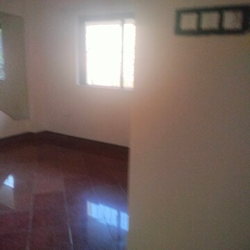 Room in 2 BHK Apartment at Neel Gagan CHS Andheri, Andheri West – for Rent