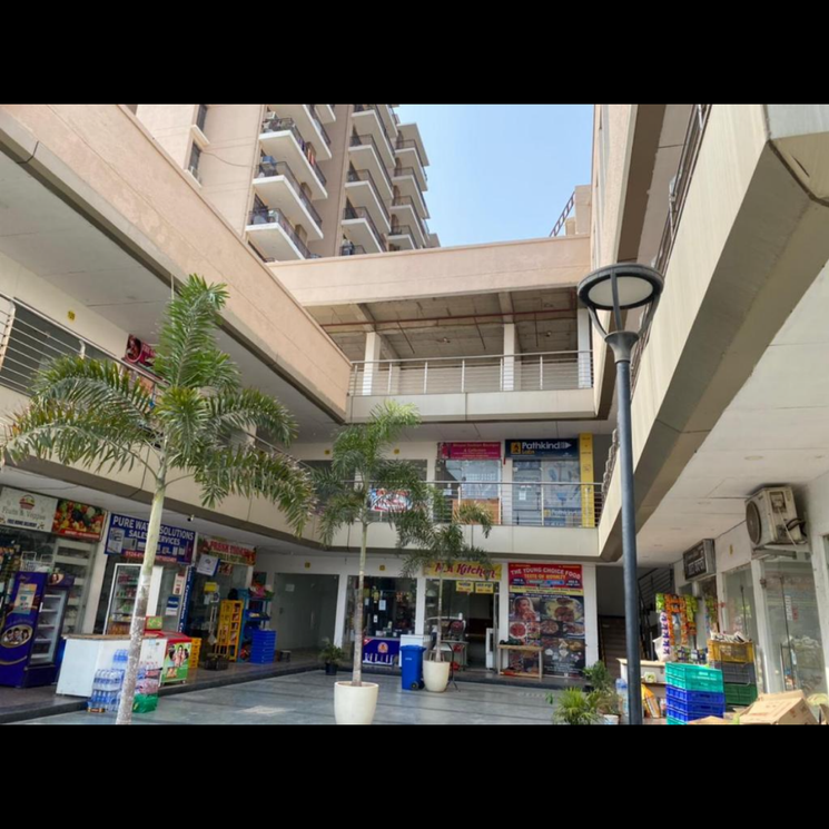 Commercial Shop 408 Sq.Ft. in Sector 81 Gurgaon