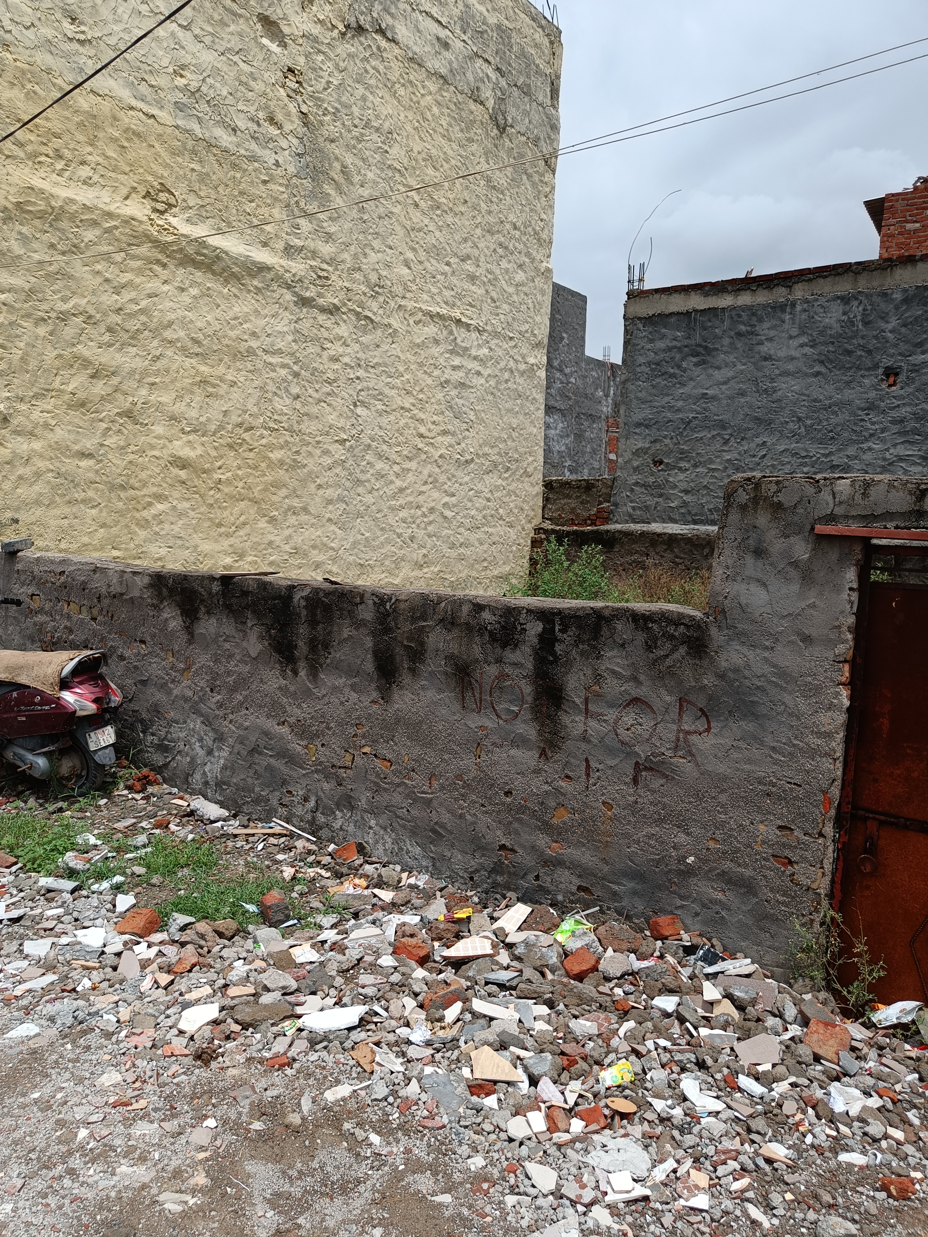 Resale 115 Sq.Yd. Plot in Qutub Vihar Delhi 6114767