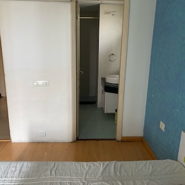 Room in 3 BHK Apartment at Bestech Park View Spa Next, Sector 67 – for Rent