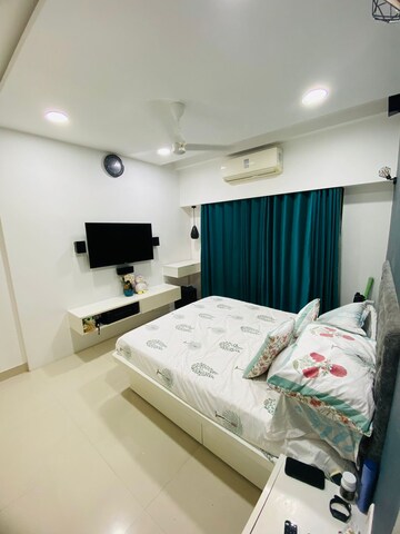 2 BHK Apartment For Sale in Veera Desai Road