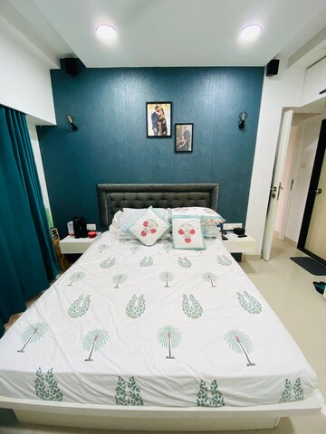 Room in 2 BHK Apartment at Veera Desai Road – for Sale