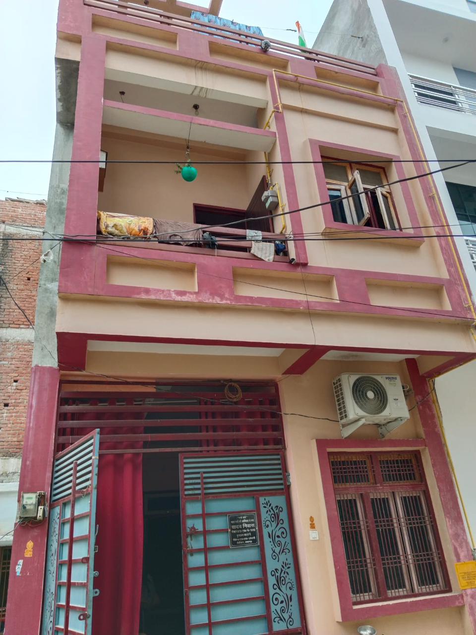 Resale 6+ Bedroom 1800 Sq.Ft. Independent House in LDA Sopan Enclave