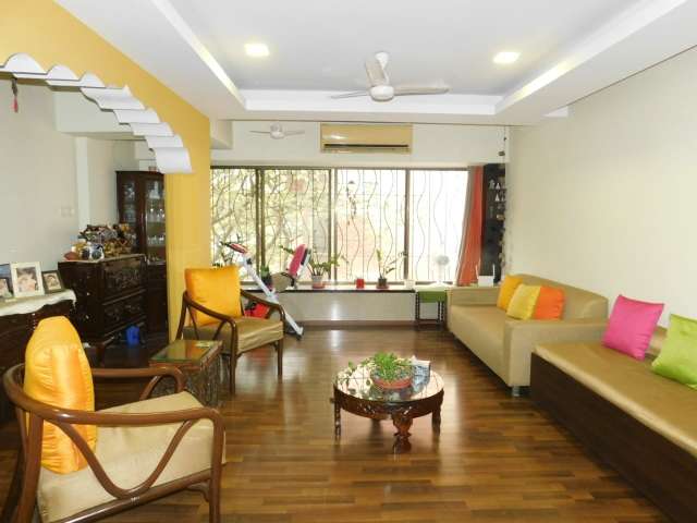 Sai Dham Appartment 1-A, Chitrakar Dhurandhar Rd, Khar, Khar West, Mumbai,