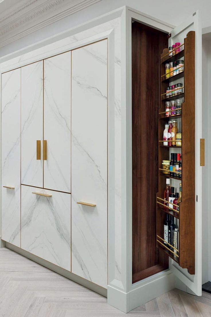 Rental 3 Bedroom 1652 Sq.Ft. Apartment in DLF Capital Greens Phase 3