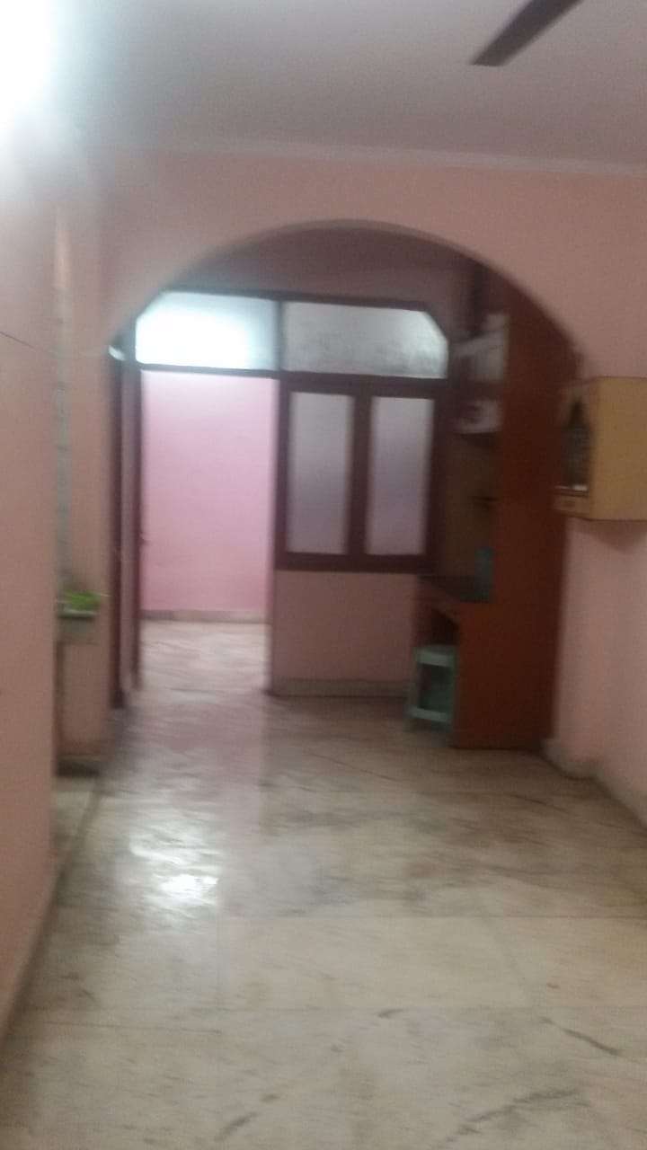 2 BHK Builder Floor For Rent in RWA Indra Vikas Colony Mukherjee Nagar Delhi 6125265