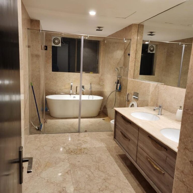 Bathroom, paras-quartier-the-iconic-tower 4 Bedroom 6000 Sq.Ft. Apartment In Gwal Pahari Gurgaon 6126004