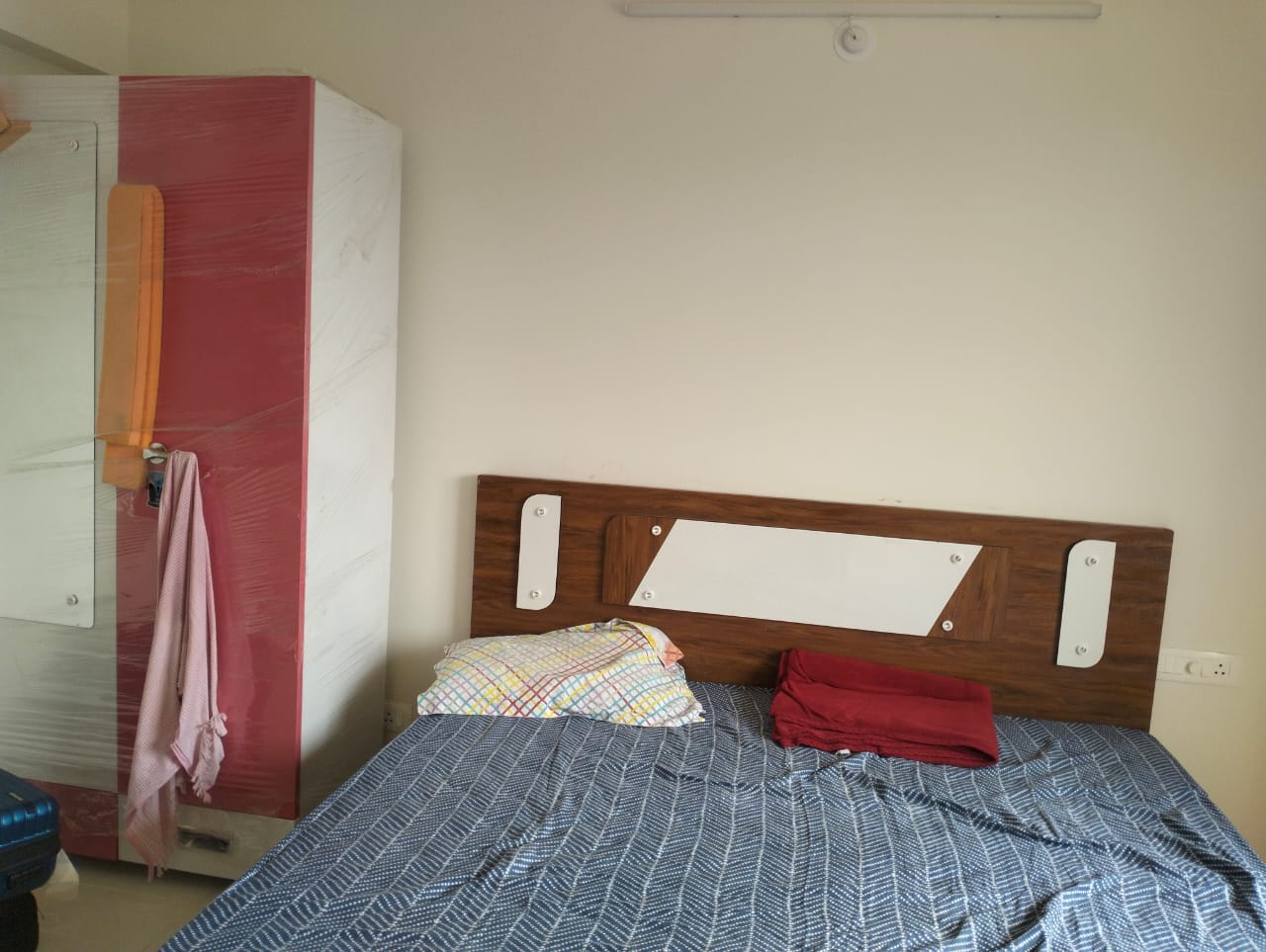 Rental 2 Bedroom 940 Sq.Ft. Apartment in Paranjape Blue Ridge