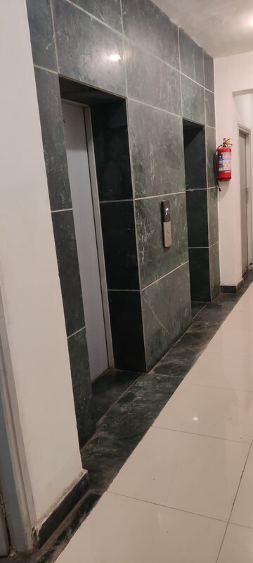 Lift in 3 BHK Apartment at Muchipara – for Sale