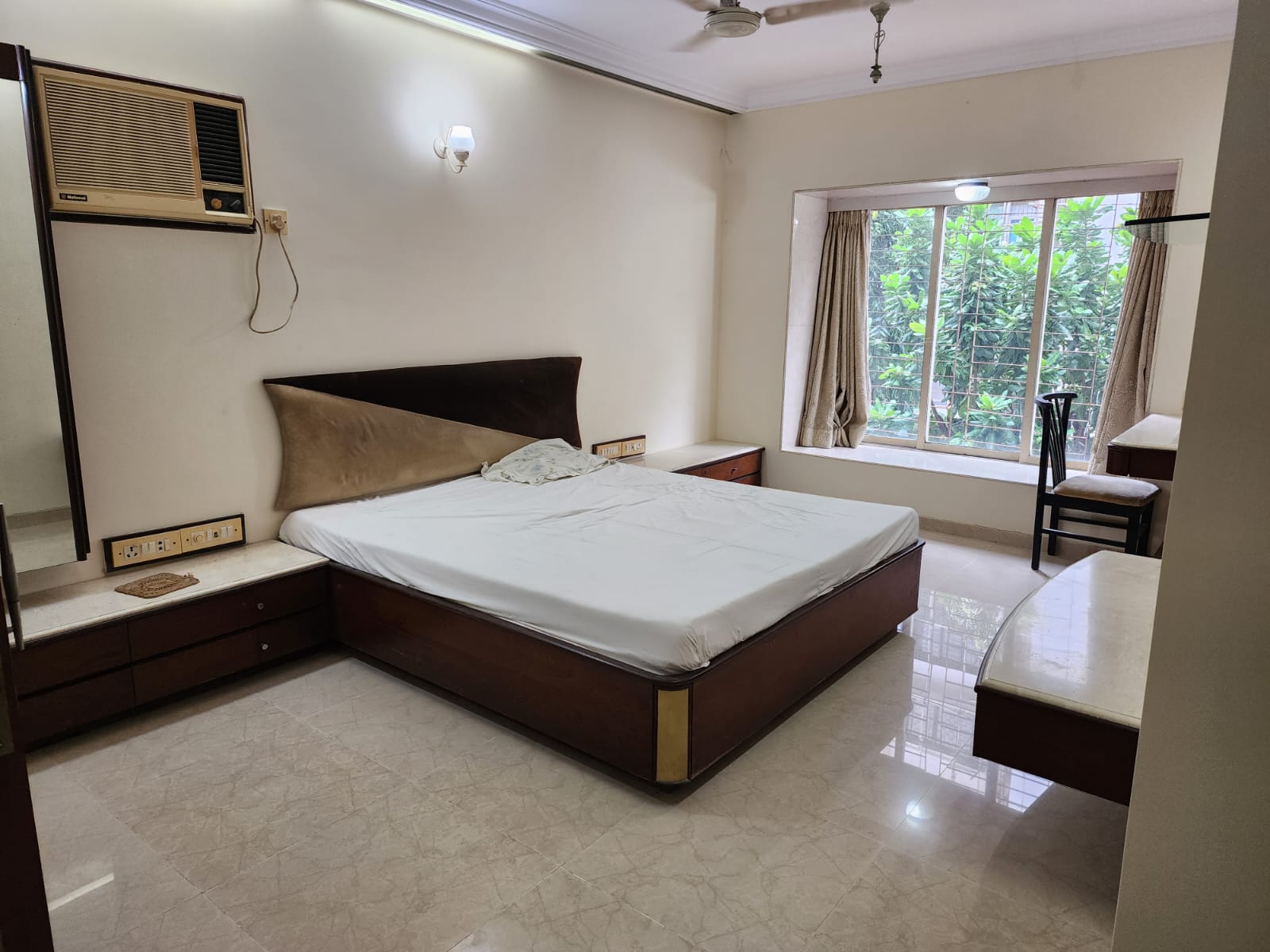 3 BHK Apartment For Sale in Claridge Apartment