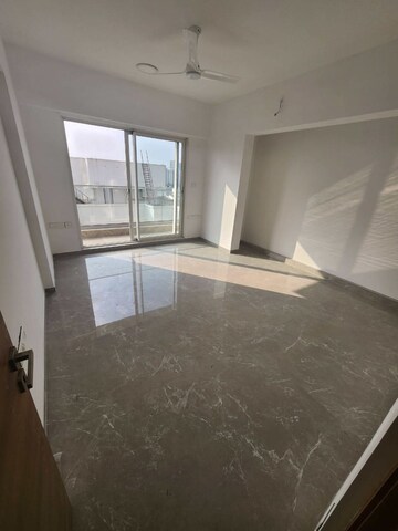 Bedroom in 3 BHK Apartment at Andheri West – for Rent