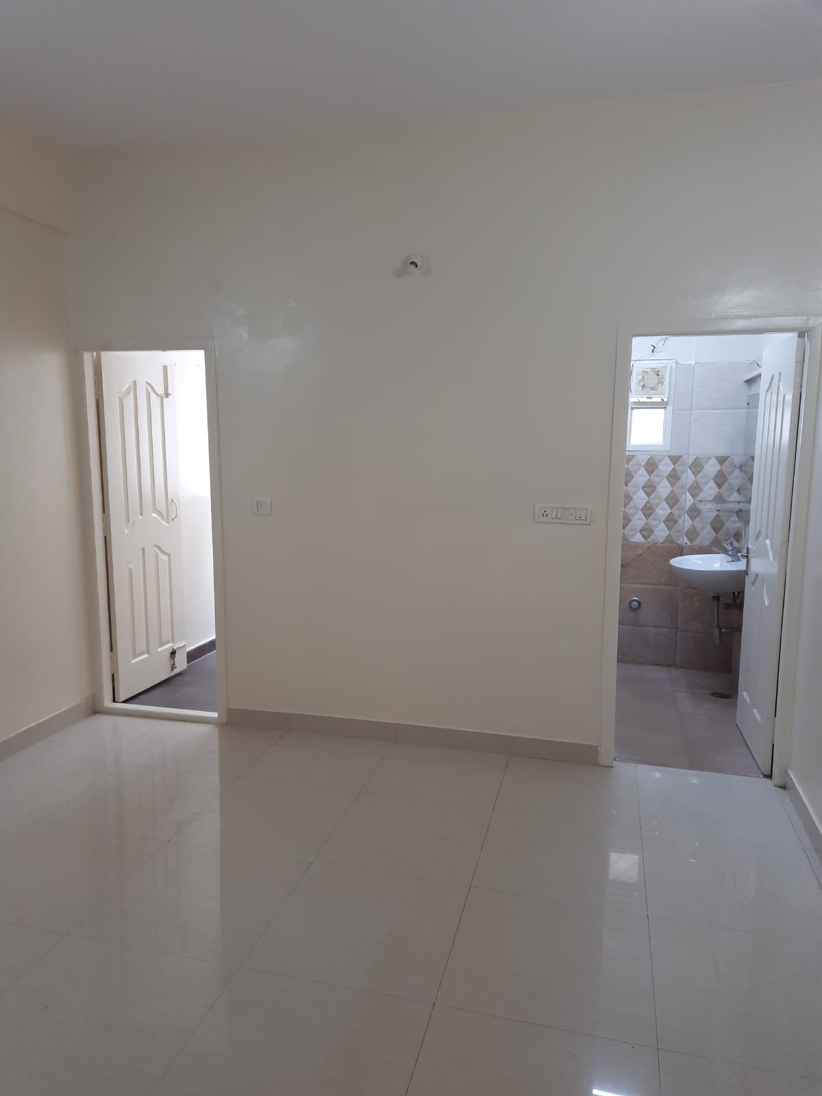 Rental 2 Bedroom 1350 Sq.Ft. Apartment in Cox Town Bangalore 6131605