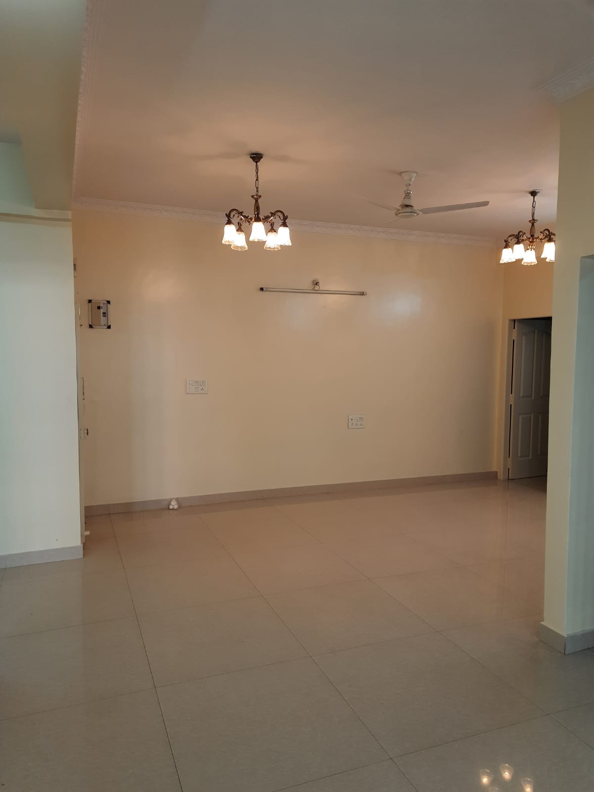 Rental 2 Bedroom 1350 Sq.Ft. Apartment in Cox Town Bangalore 6131605