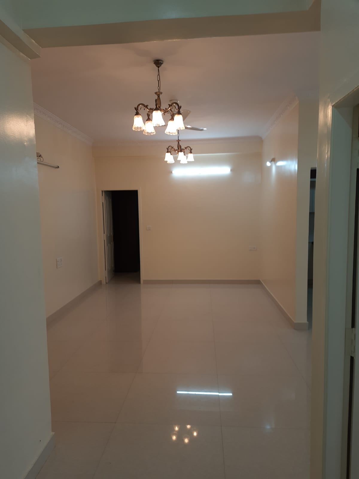 Rental 2 Bedroom 1350 Sq.Ft. Apartment in Cox Town Bangalore 6131605