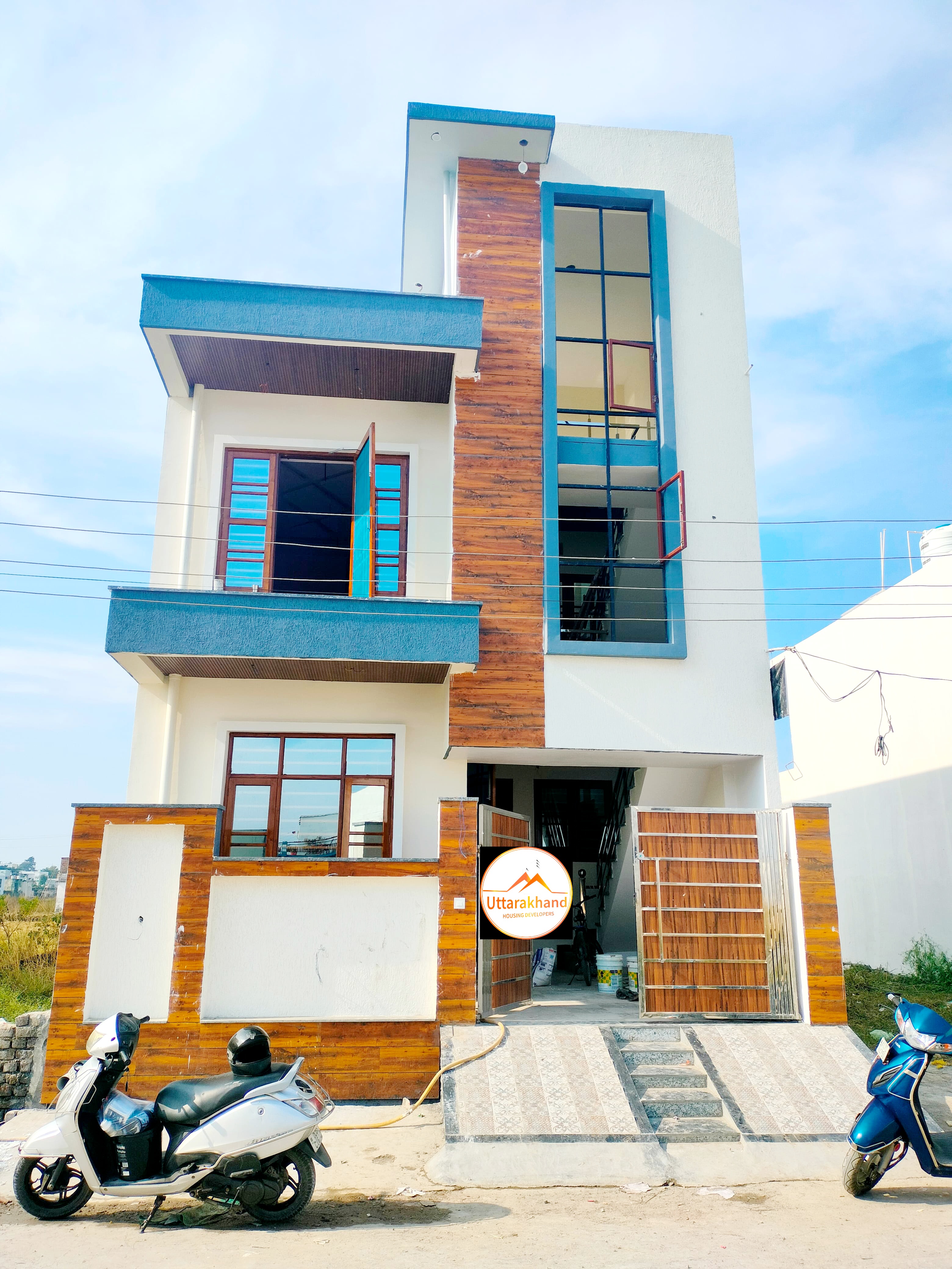 Resale 4 Bedroom 2570 Sq.Ft. Independent House in Turner Road Dehradun