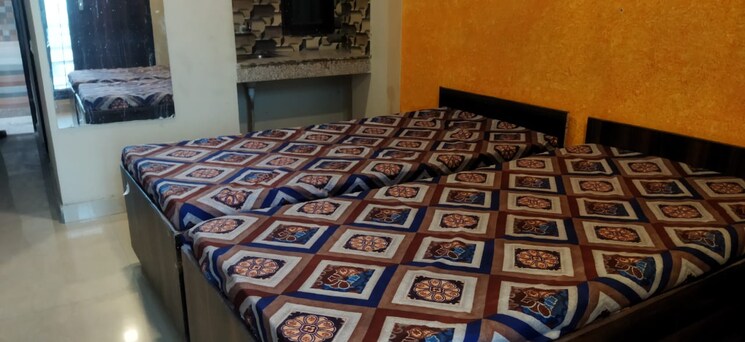 Room, sector 5 Pg For Boys & Girls In Sector 5 6133314