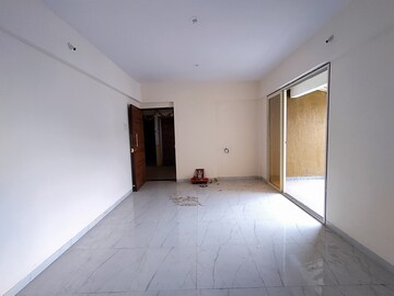 Room in 2 BHK Apartment at Thakurli – for Rent