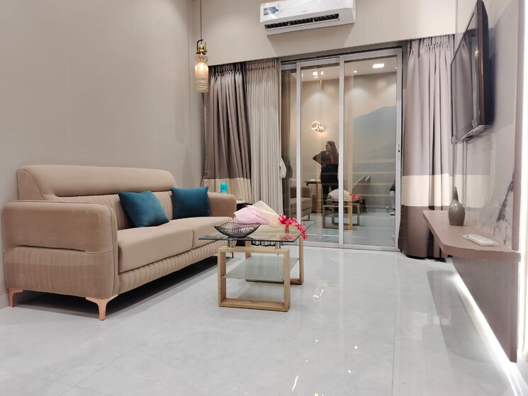 Living Room, sector 77 3 Bedroom 190 Sq.Yd. Builder Floor In Sector 77 Faridabad 6138205