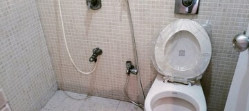 Bathroom in 3 BHK Apartment at Yari Road – for Rent