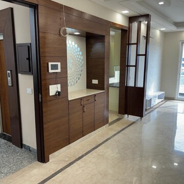 Room in 3 BHK Apartment at Sector 67 – for Rent