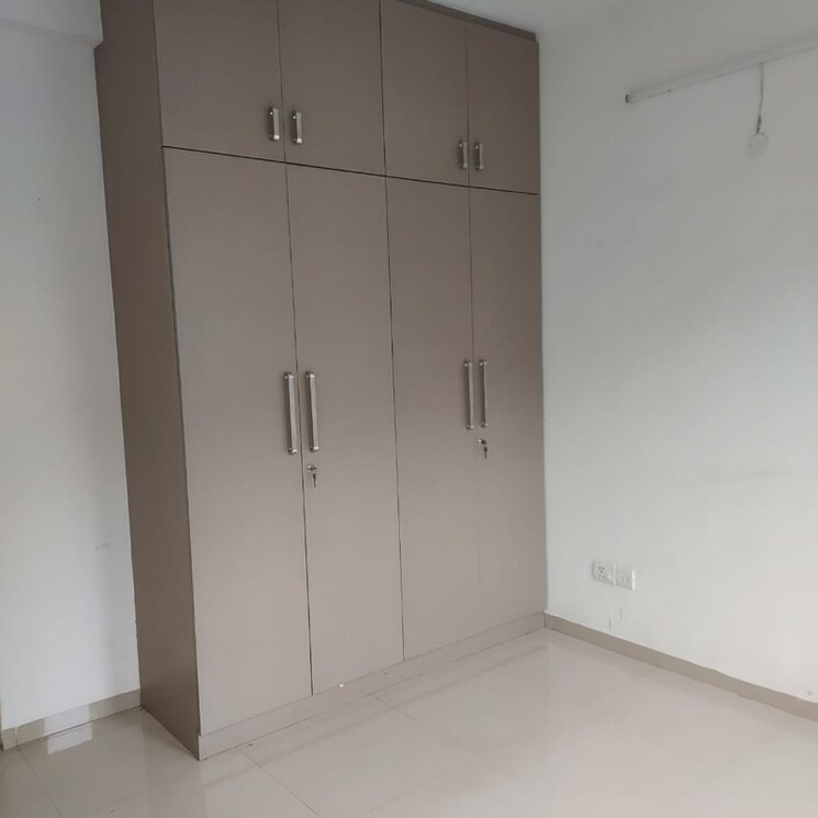 Room, emaar-emerald-hills-phase-2 3 Bedroom 1380 Sq.Ft. Apartment In Sector 65 Gurgaon 6141037