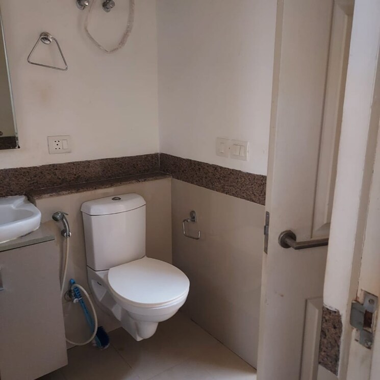 Bathroom, emaar-emerald-hills-phase-2 3 Bedroom 1380 Sq.Ft. Apartment In Sector 65 Gurgaon 6141037