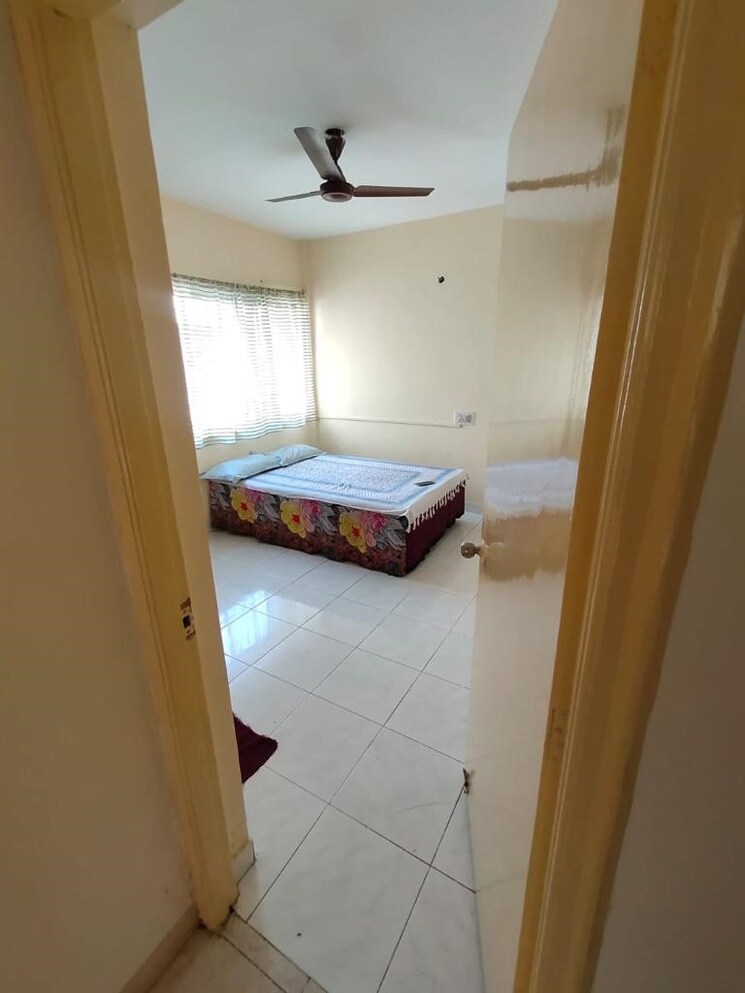 Master Bedroom, goel-ganga-hill-mist-garden 2 Bedroom 950 Sq.Ft. Apartment In Kondhwa Pune 6142156