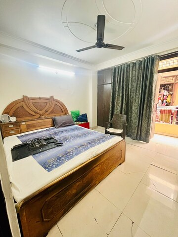 Bedroom in 3 BHK Builder Floor at Dwarka Mor – for Rent