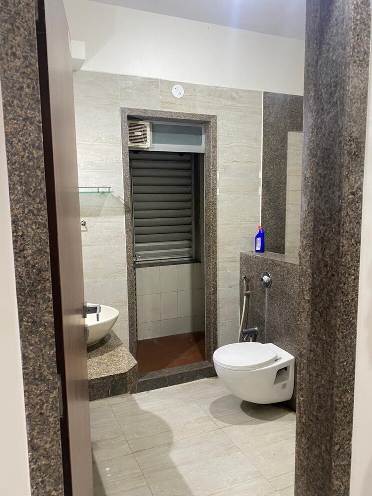 Bathroom, greeshma-residency-ii 4 Bedroom 2550 Sq.Ft. Apartment In Eastern Express Highway Thane 6143272