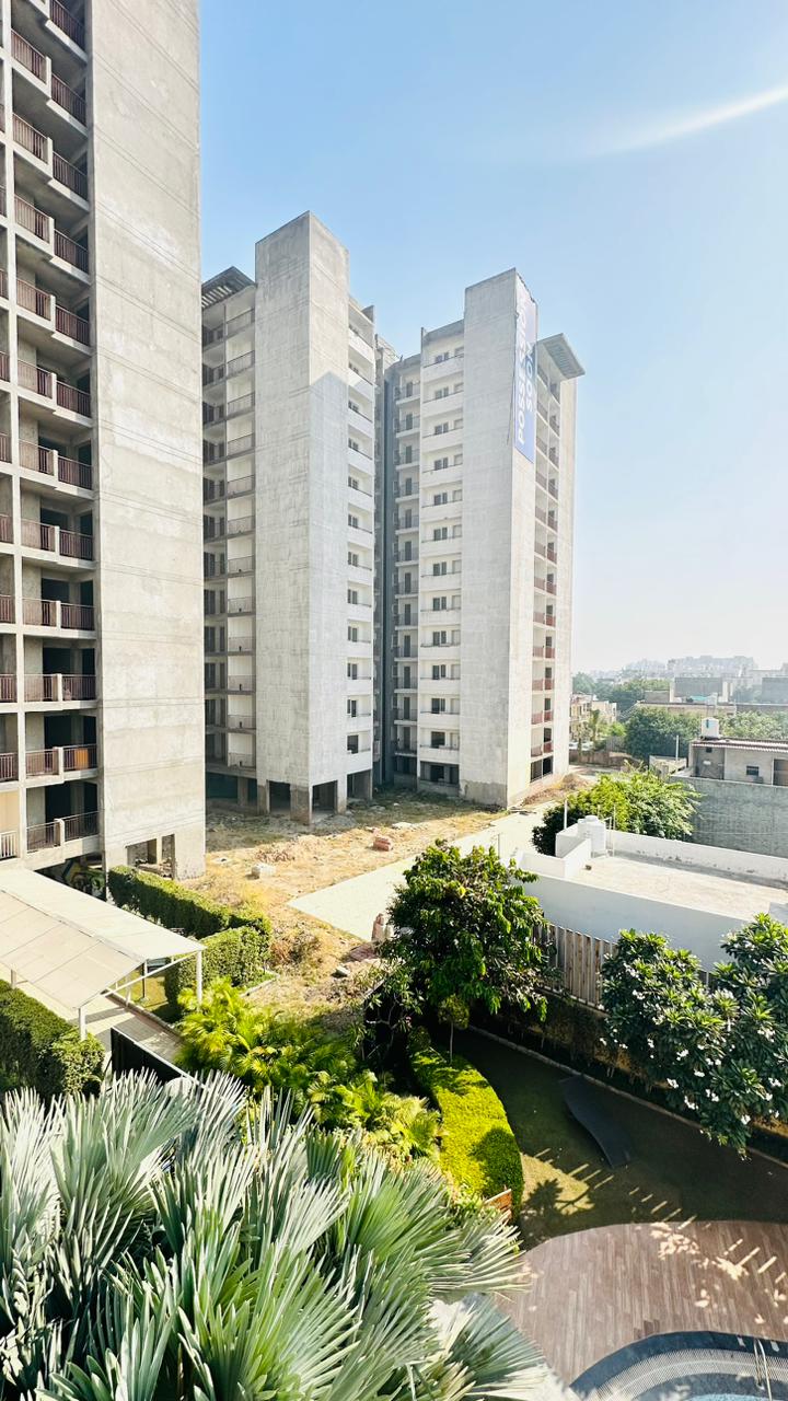 Resale 3 Bedroom 1475 Sq.Ft. Apartment in Sushma Grande Nxt, Lohgarh