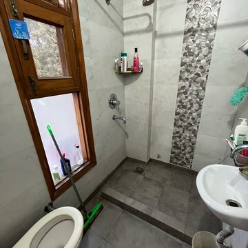Bathroom in 3 BHK Builder Floor at Janakpuri – for Rent
