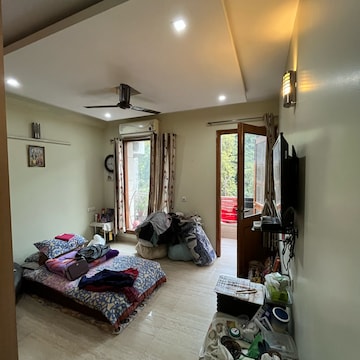 Living Room in 3 BHK Builder Floor at Janakpuri – for Rent