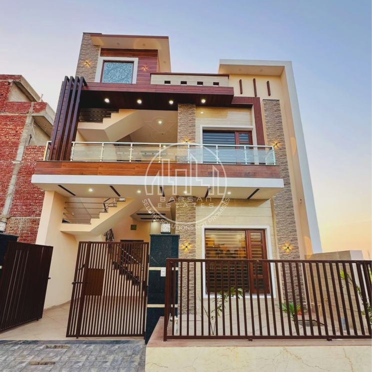 5 Bedroom 200 Sq.Yd. Independent House in Sunny Enclave Mohali