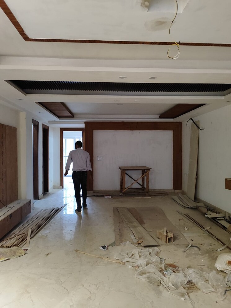 Room, puri-aman-vilas 4 Bedroom 300 Sq.Yd. Builder Floor In Sector 89 Faridabad 6149195