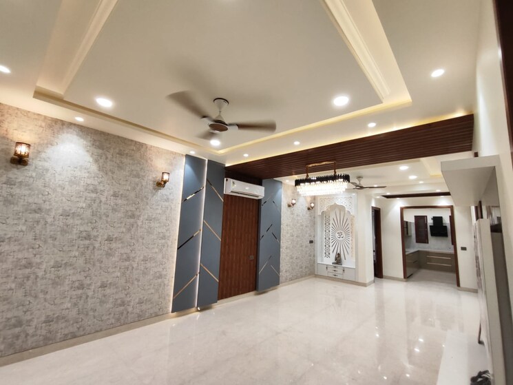 Room, sector 88 4 Bedroom 300 Sq.Yd. Builder Floor In Sector 88 Faridabad 6149242