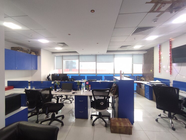 Team Area, the-iconic-corenthum Commercial Office Space 500 Sq.Ft. In Sector 62 Noida 6148913