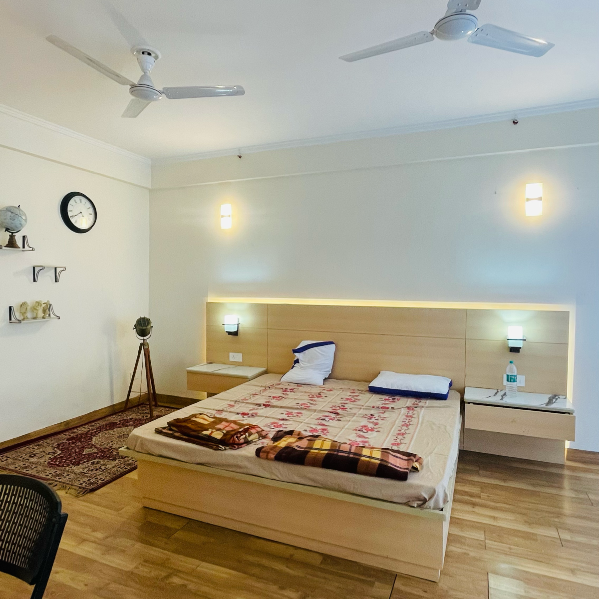 Rental 4 Bedroom 3025 Sq.Ft. Apartment in Parsvnath Gomti Nagar