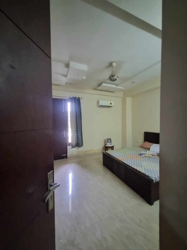 Resale 5 Bedroom 173 Sq.Yd. Independent House in Palam Vihar Gurgaon