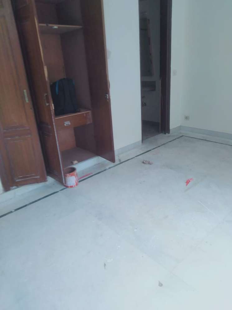 3 Bedroom 217 Sq.Yd. Builder Floor in Defence Colony Delhi